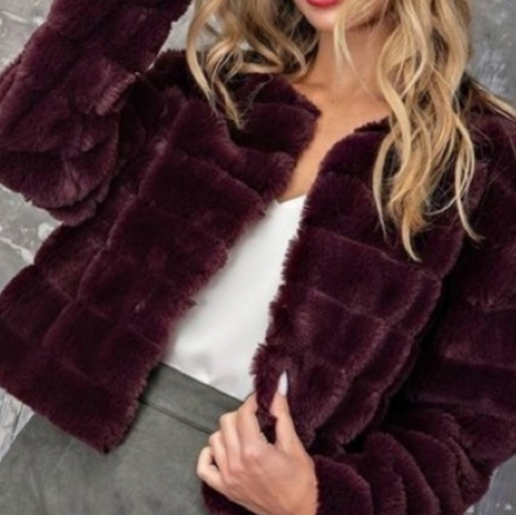Jackets & Blazers - 💕 EGGPLANT FAUX FUR JACKET